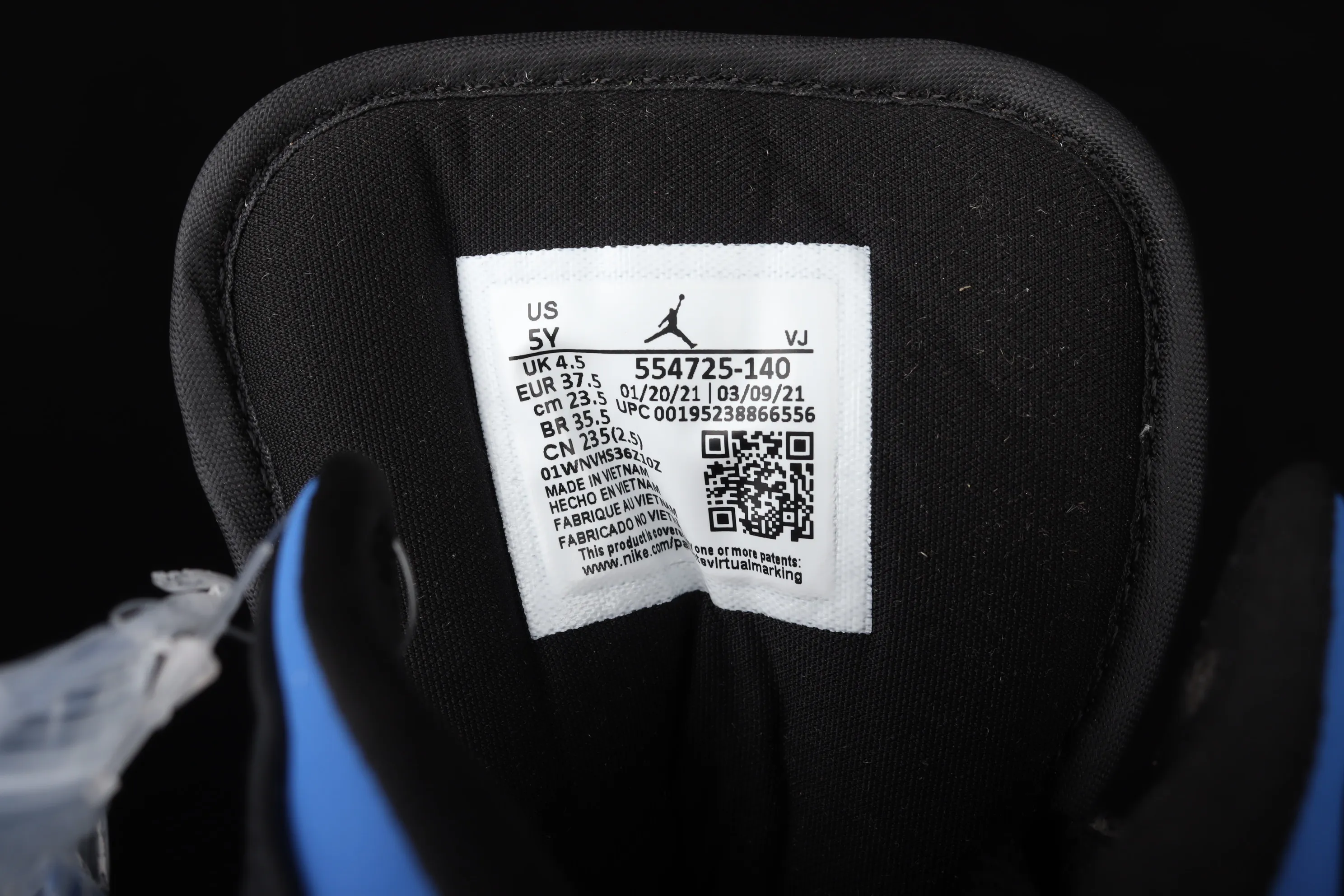 All categories Air Jordan Jordan series basketball shoes Air Jordan 1 Mid Air Jordan 1 Mid AJ1 Joe 1 black and white blue panda mid-top cultural basketball shoes 554725-140